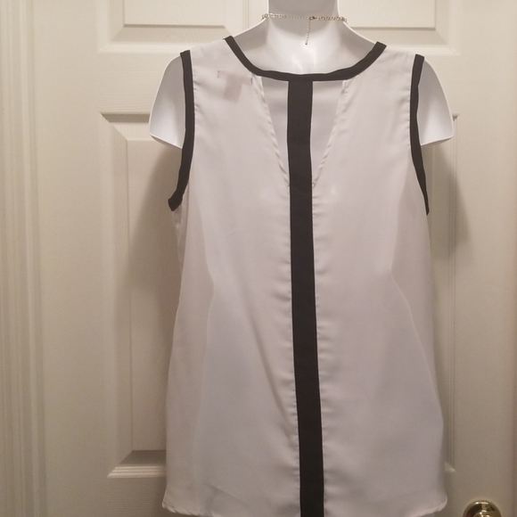 Top - Picture 3 of 4